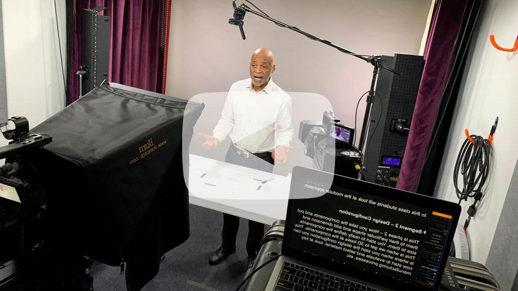 Example of an in-studio production featuring a faculty member lecturing.